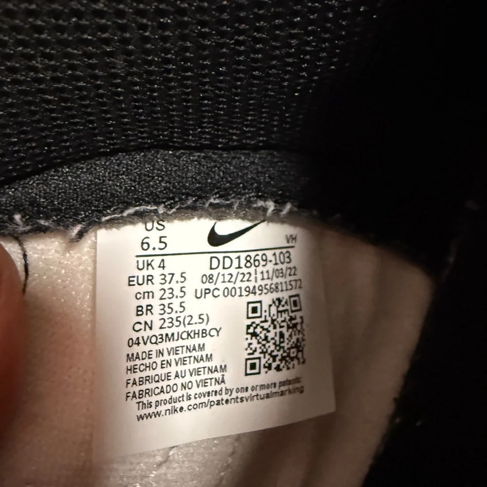 Nike Women’s Panda High Top Sneakers  6.5